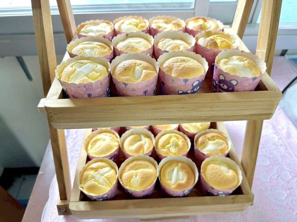 “คัพเค้กชิฟฟ่อนมะพร้าวอ่อน” ศูนย์บ่มเพาะผู้ประกอบการอาชีวศึกษา วิทยาลัยเทคโนโลยีพัฒนเวช